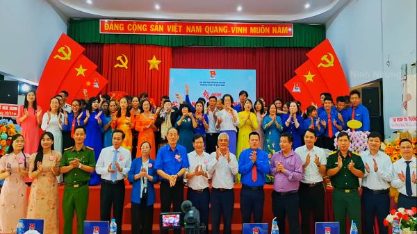 TRAO TẶNG HỌC BỔNG KHUYẾN HỌC,THIỆN NGUYỆN “LÊ QUANG THÀNH” ĐẾN SINH VIÊN PHÂN HIỆU HỌC VIỆN THANH THIẾU NIÊN VIỆT NAM TẠI TP.HỒ CHÍ MINH 