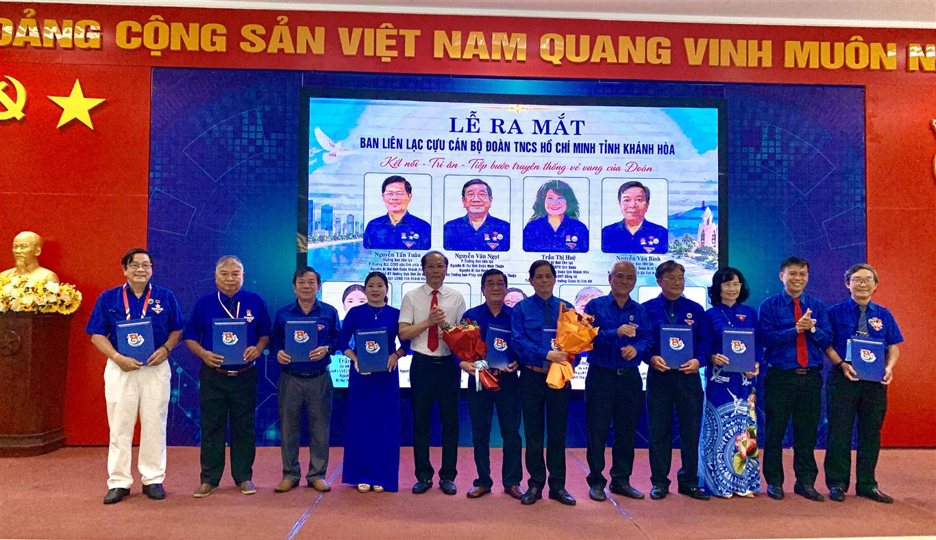 LỄ CÔNG BỐ QUYẾT ĐỊNH VÀ RA MẮT BAN LIÊN LẠC CỰU CÁN BỘ ĐOÀN TỈNH KHÁNH HOÀ