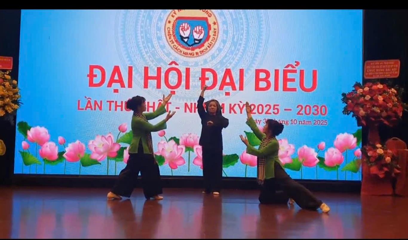 TIẾN TỚI CHÀO MỪNG KỶ NIỆM 108 NĂM CÁCH MẠNG THÁNG 10 NGA TIẾN TỚI CHÀO MỪNG KỶ NIỆM 108 NĂM CÁCH MẠNG THÁNG 10 NGA